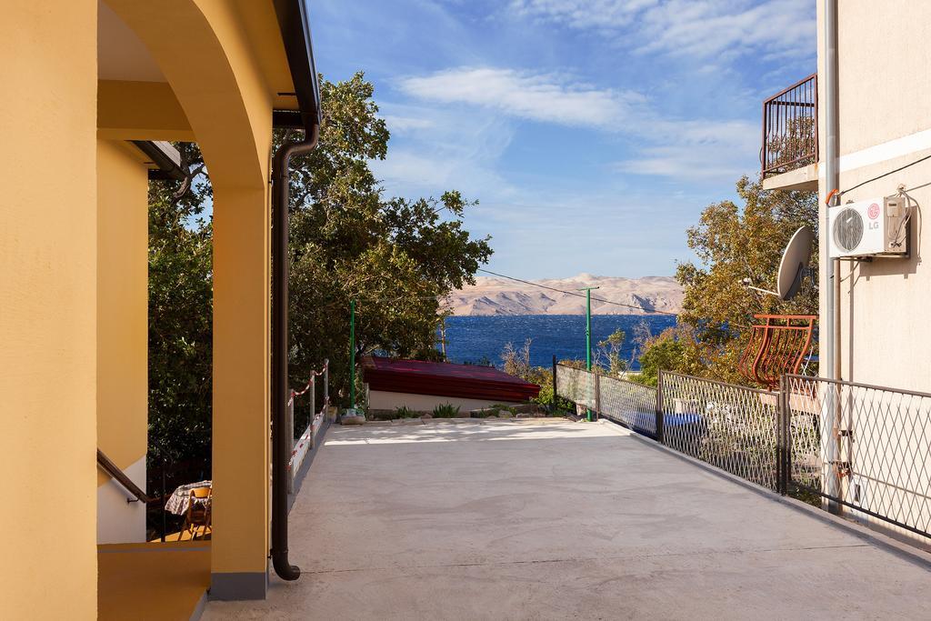 Apartman Davorka Karlobag Esterno foto