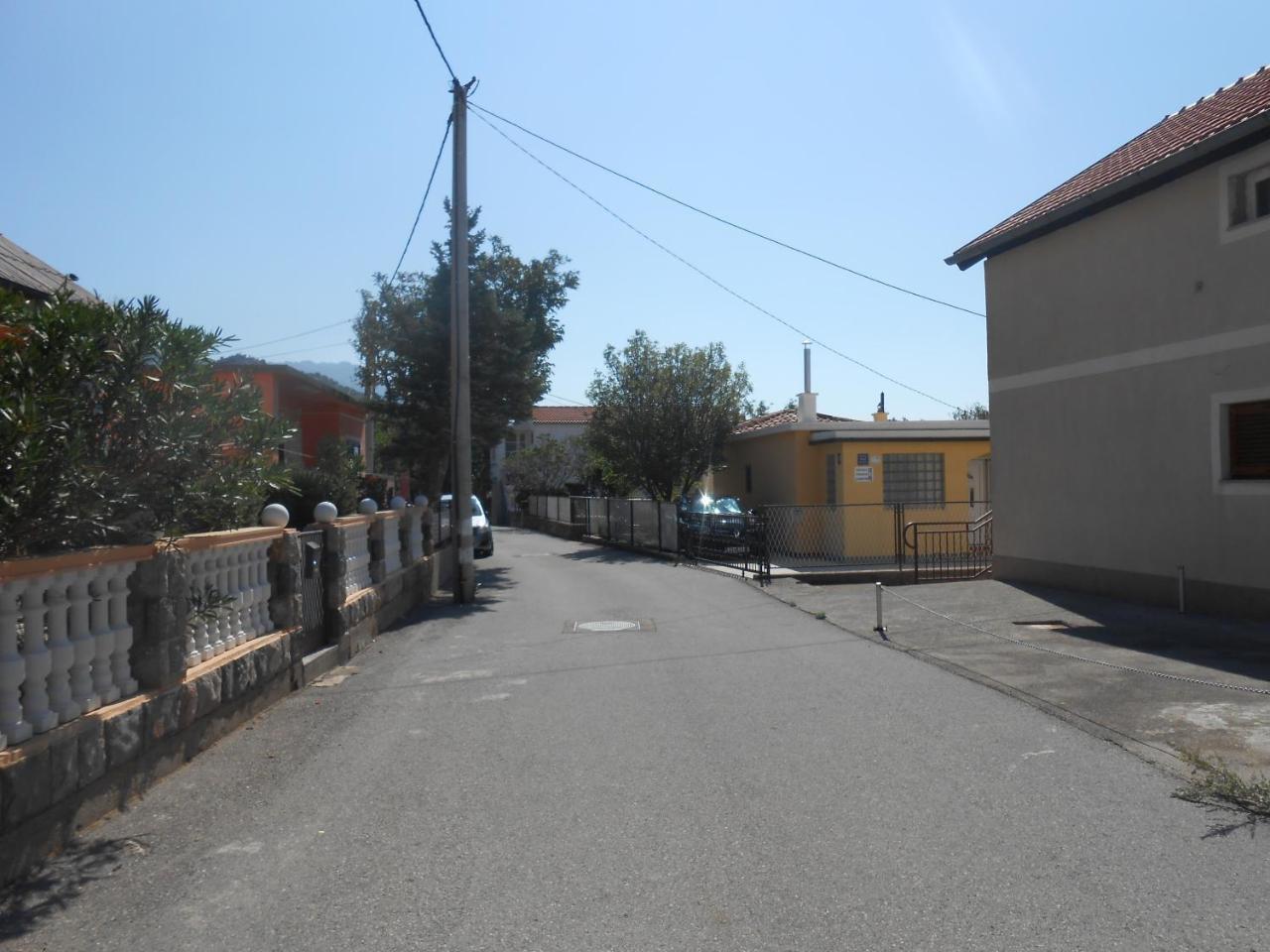 Apartman Davorka Karlobag Esterno foto