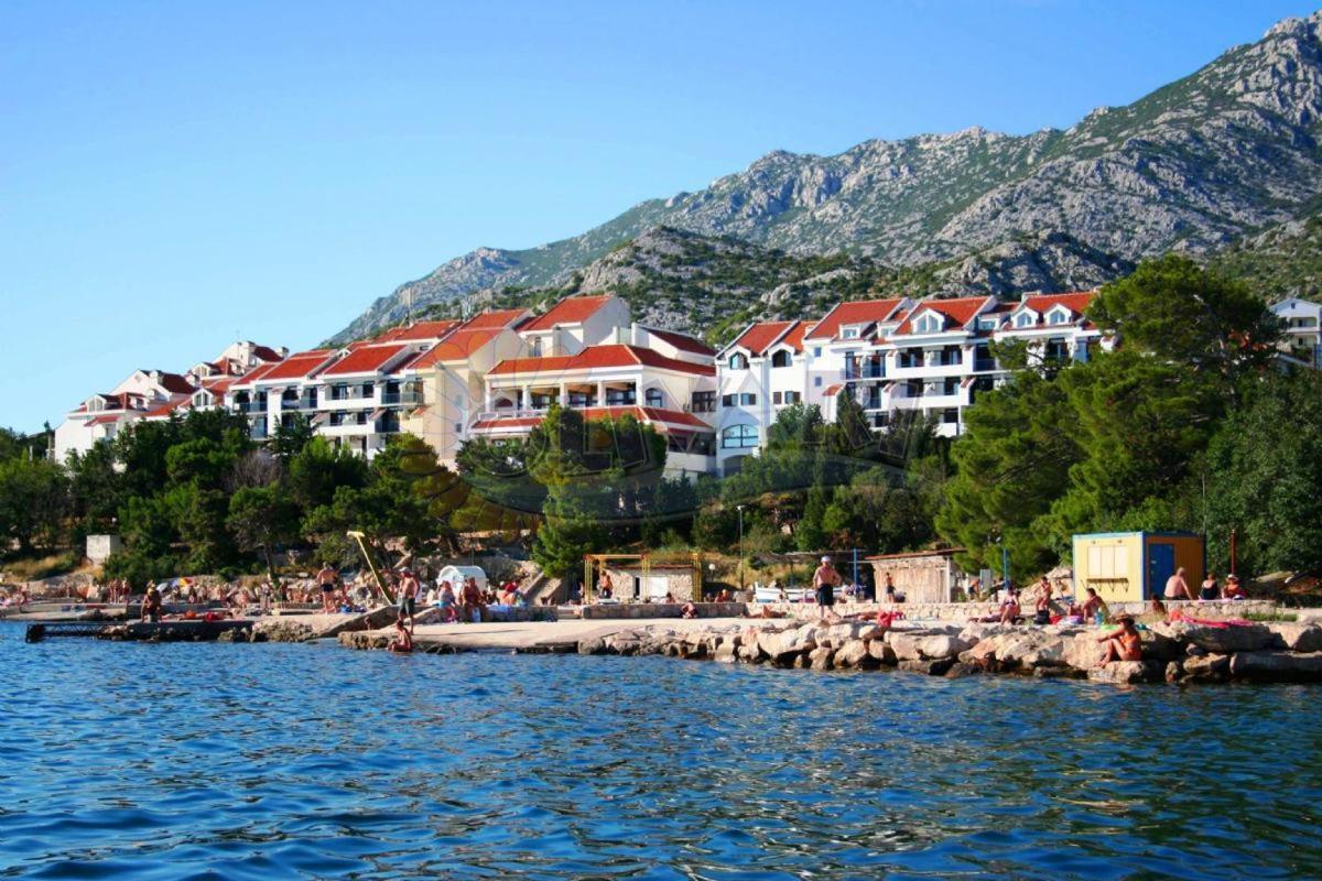 Apartman Davorka Karlobag Esterno foto